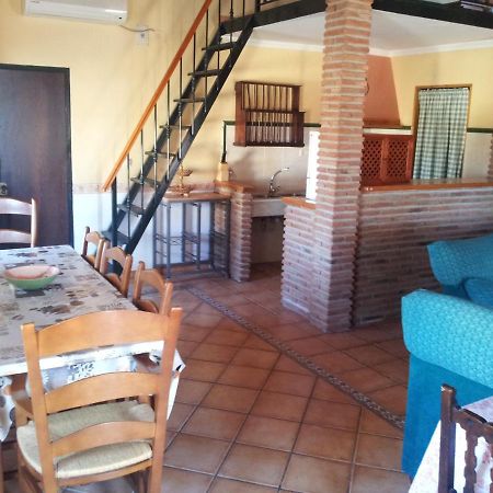 Casa Rural La Rosa De Los Vientos Фуэнте-де-Пьедра Экстерьер фото